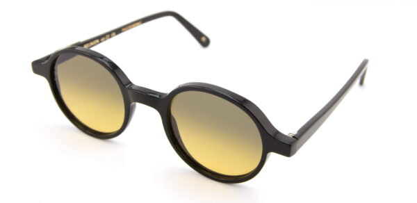 LGR-Réunion-Black-Photochromic-lens-3-4